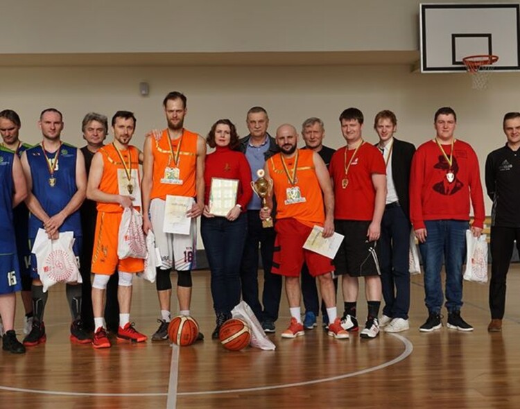 Krepšinis sujungė mokytojus ir Vilniaus socialdemokratus