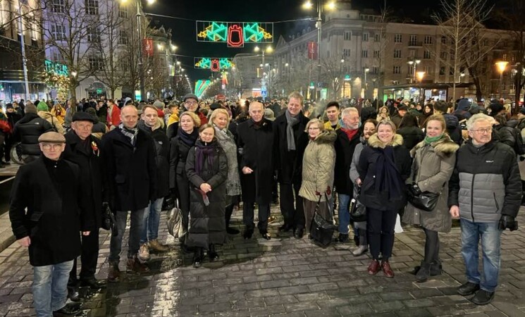 Vasario 16 Vilniaus socialdemokratai rinkosi prie nepriklausomybės laužų